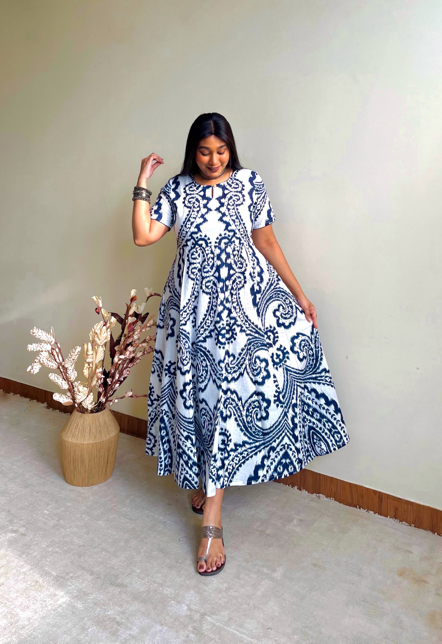 Abstract White Flare Dress (S)