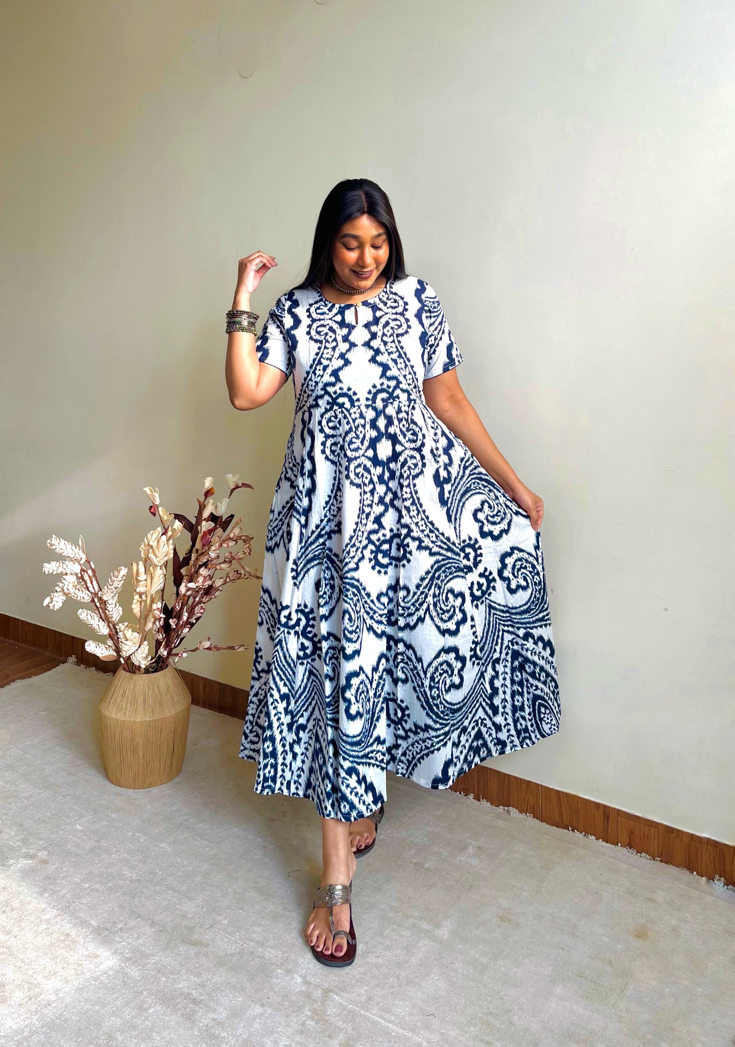 Abstract White Flare Dress (S)