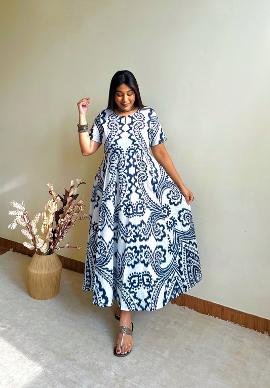 Abstract White Flare Dress (S)